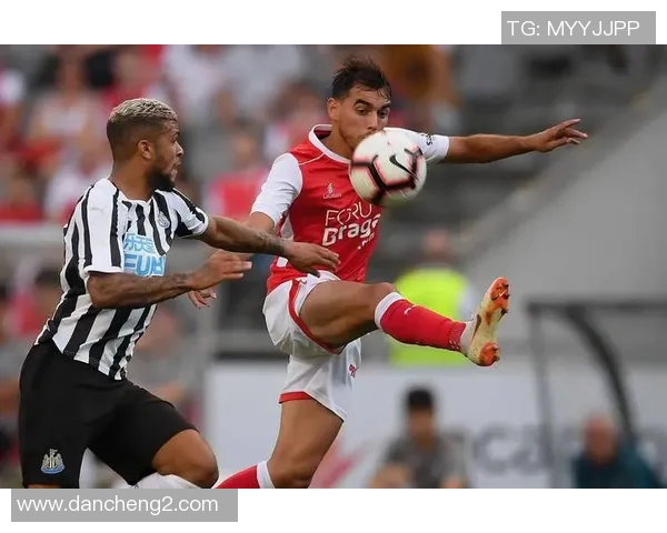 德岛漩涡与柏球队的较量分析与战术对比探讨