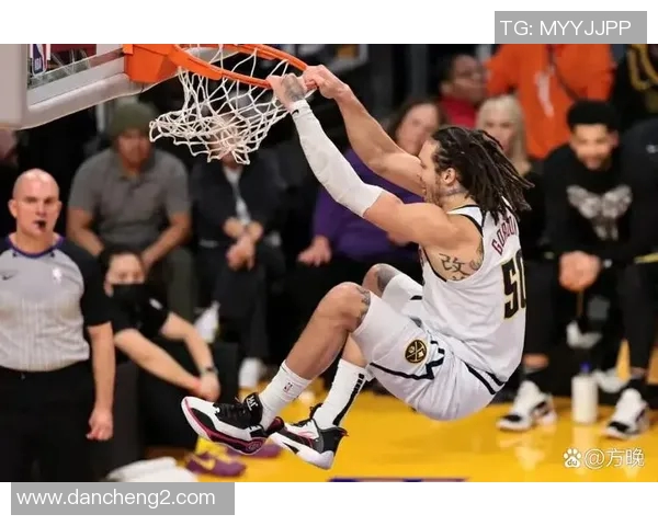 德阿隆福克斯如何在NBA赛场上崭露头角成就自我传奇