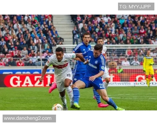 德甲激战沙尔克迎战弗赖堡争夺关键积分之战