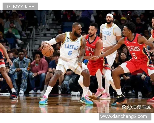 詹姆斯领衔湖人获得胜利，击败鹈鹕保住西部第一位置
