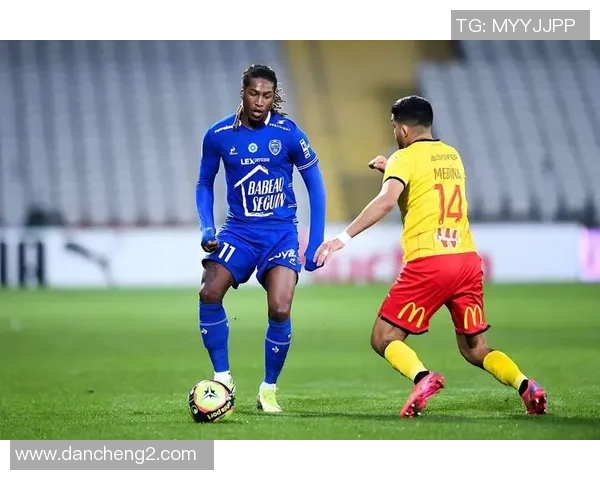 尼奥尔与特鲁瓦比赛结果分析及精彩瞬间回顾