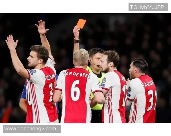 奈梅亨与埃因霍温的激烈对决揭示了荷甲联赛的竞争魅力与球队实力较量