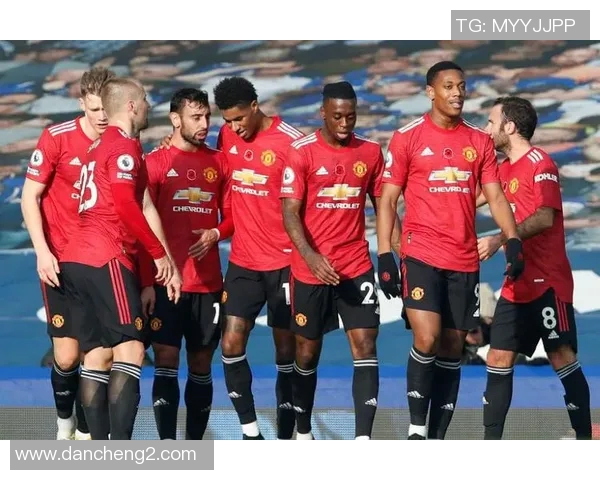 曼城五连胜领跑英超，利物浦紧追其后：英超冠军之争进入白热化