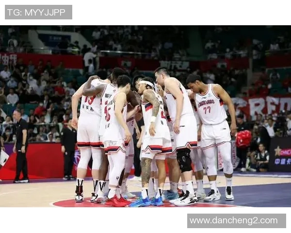 CBA赛程精彩回放广州队对阵新疆队的激烈对决分析与总结