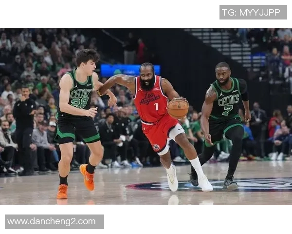 快船与凯尔特人激战集锦精彩瞬间回顾与分析